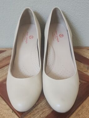 Marc Joseph Cream Leather Round-Toe Ballet Flats